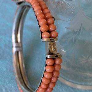 Ravissant bracelet ancien ornée de corail
