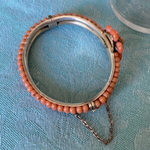 Ravissant bracelet ancien ornée de corail